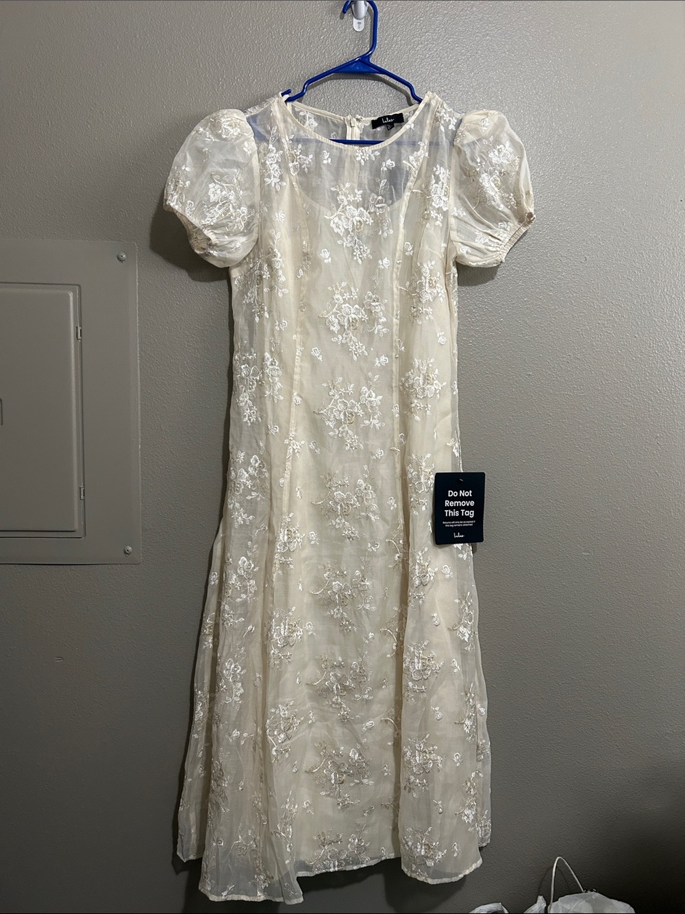 NWT Lulu's Elfrieda Cream Floral Embroidered Puff Sleeve Midi Dress L